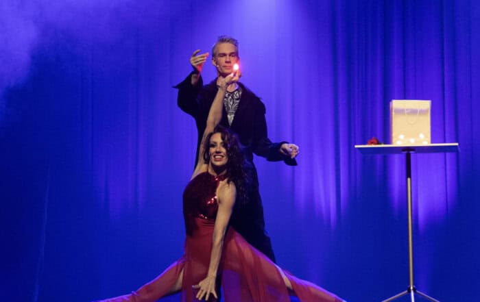 Zaubershow auf Bühne im Kulturkraftwerk